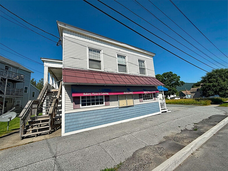 More Photos Of 86 Strongs Ave, Rutland Freestanding For Sale