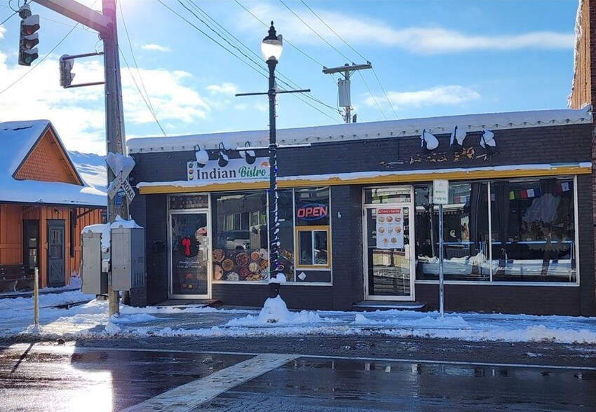 Primary Photo Of 282 Main St, Arcade Restaurant For Sale