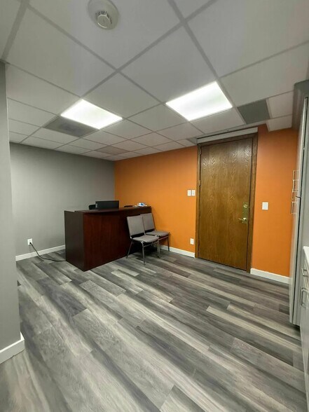 More Photos Of 8330-8350 Meadow Rd, Dallas Office For Sale