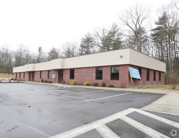 Primary Photo Of 211 State St, Belchertown Medical For Lease