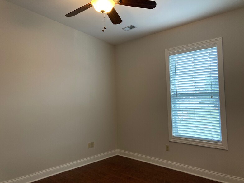 More Photos Of 700 N State St, Freeburg Freestanding For Sale