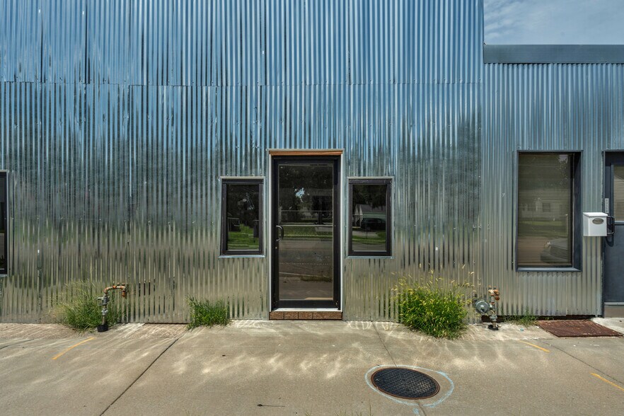 More Photos Of 1700 NE Seward Ave, Topeka Office For Sale
