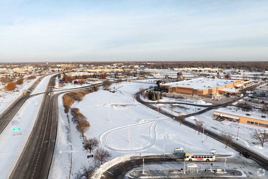More Photos Of University Ave NE, Blaine Land For Lease