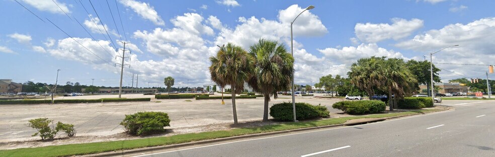 More Photos Of 3299A Bel Air Mall, Mobile Land For Lease