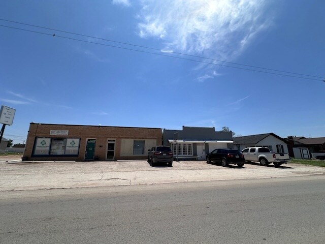 More Photos Of 1020 Hickory St, Colorado City Storefront Retail Office For Sale