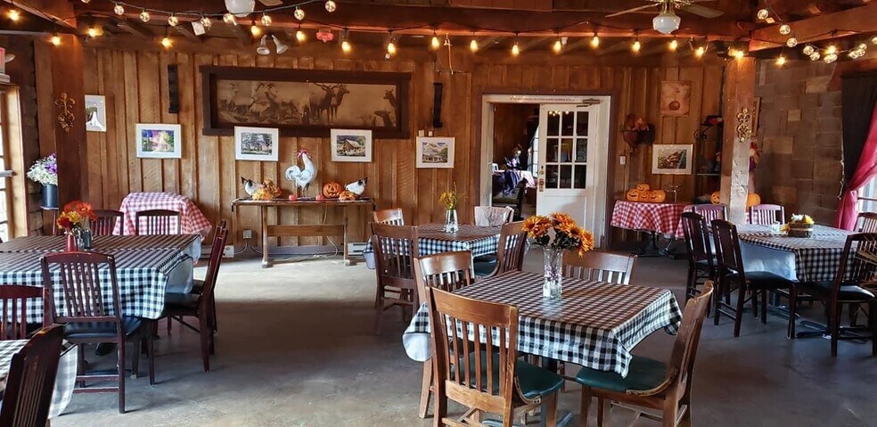 More Photos Of 607 W Main St, Payson Bar For Sale