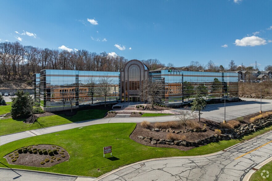 More Photos Of 6480 Rockside Woods Blvd, Independence Office For Lease