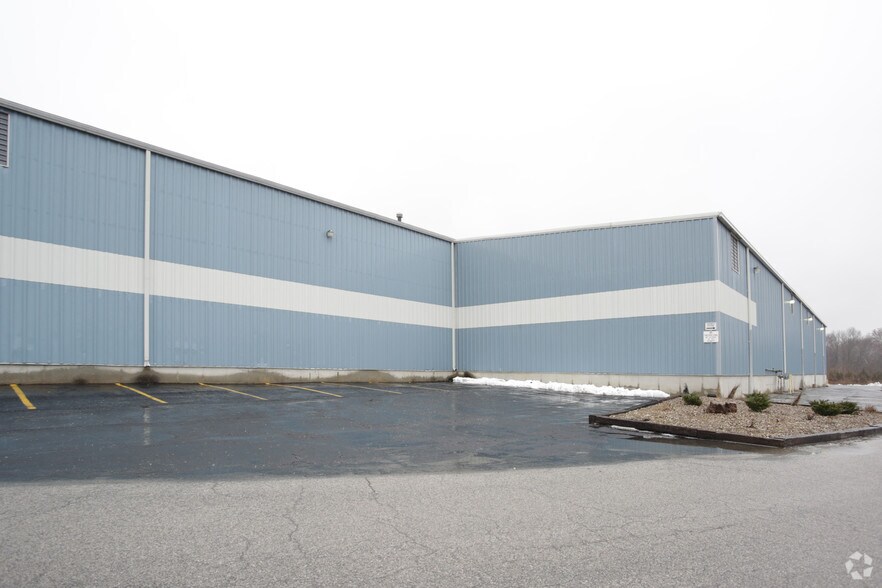 More Photos Of 19919 W Shawnee Mission Pky, Shawnee Manufacturing For Sale