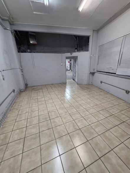 More Photos Of 286-294 Hamilton Ave, Brooklyn Warehouse For Lease
