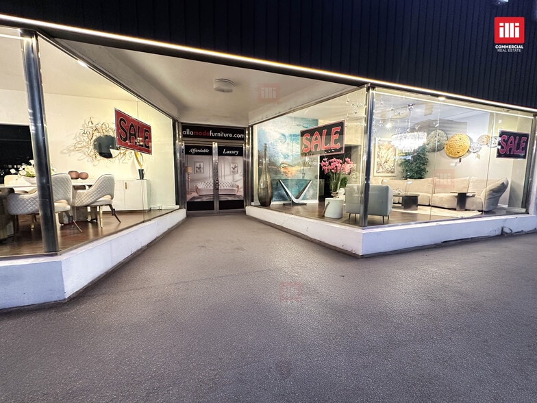 More Photos Of 15164-15200 Ventura Blvd, Sherman Oaks Storefront Retail Office For Lease