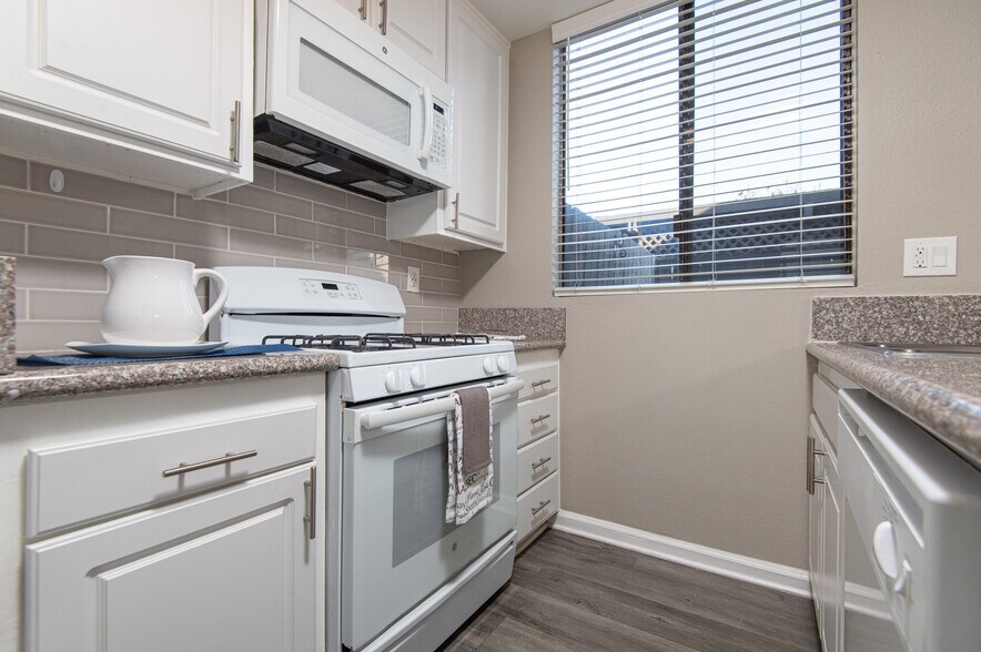 More Photos Of 516 S Indian Hill Blvd, Claremont Apartments For Sale