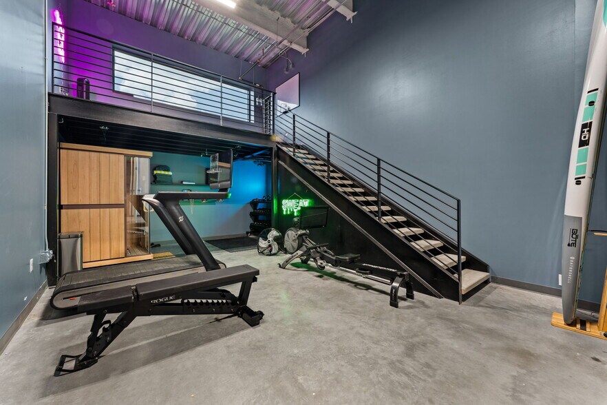 More Photos Of 4229 N FM 620 Hwy, Austin Showroom For Lease