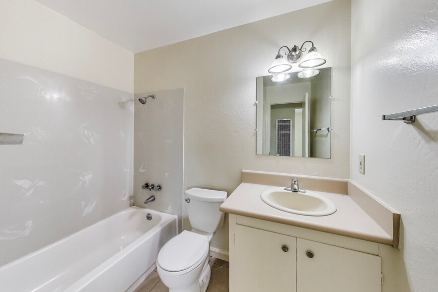 More Photos Of 20317 Wisteria St, Castro Valley Apartments For Sale