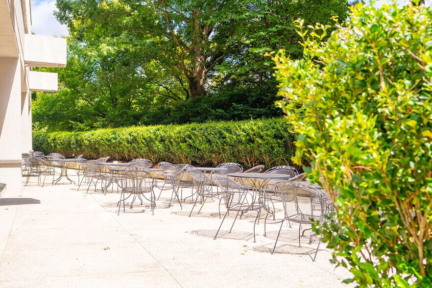 More Photos Of 1819 Peachtree Rd, Atlanta Medical For Lease