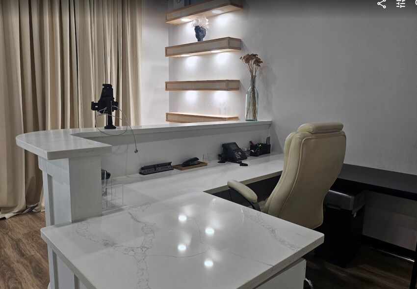 More Photos Of 18321 W Lake Houston Pky, Humble Unknown For Lease