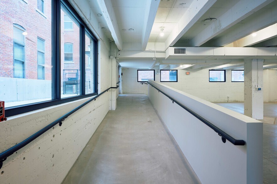 More Photos Of 14 W 3rd St, Kansas City Office For Lease