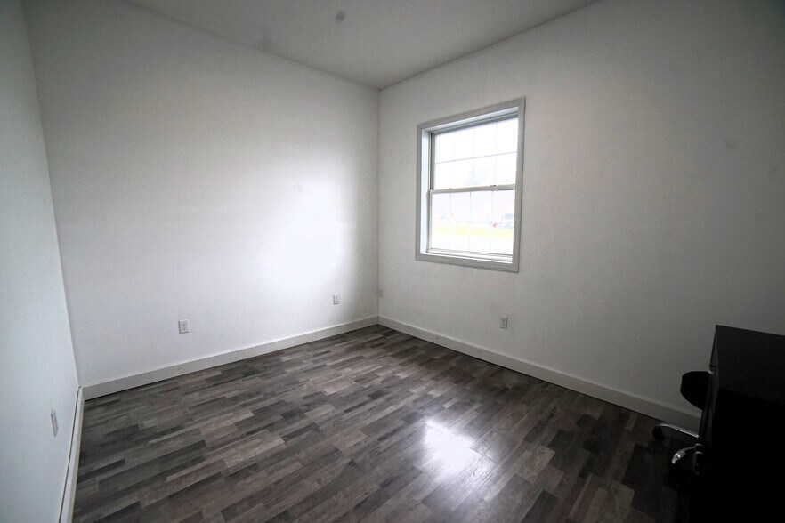 More Photos Of 2039 State Route 208, Montgomery Freestanding For Sale