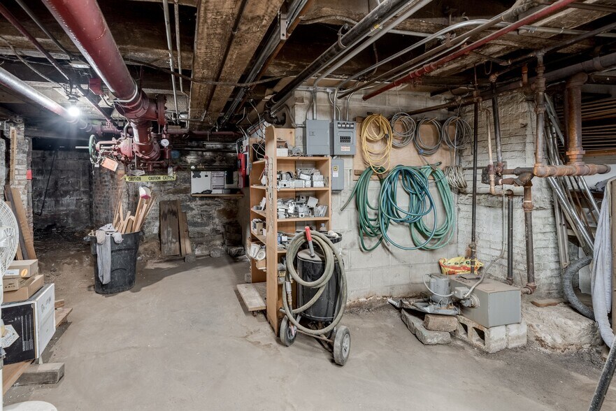 More Photos Of 54 Franklin St, Brooklyn Apartments For Sale