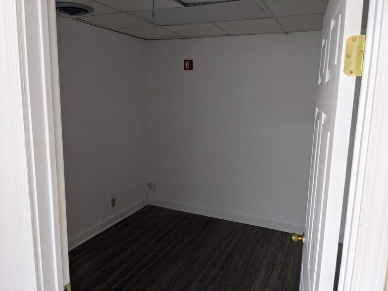 More Photos Of 1015 Santa Fe St, Corpus Christi Medical For Lease