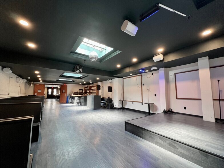 More Photos Of 66 Greenpoint Ave, Brooklyn Storefront Retail Office For Lease