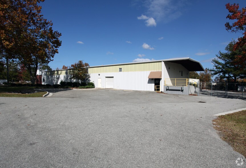 More Photos Of 2732 Old Wrightsboro Rd, Wilmington Warehouse For Lease