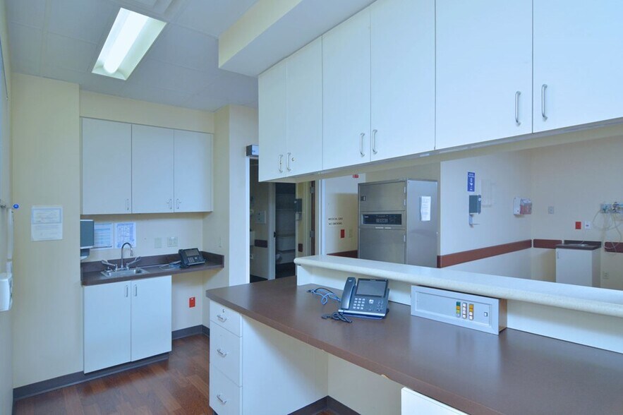 More Photos Of 803 N Jackson St, Albany Office For Lease