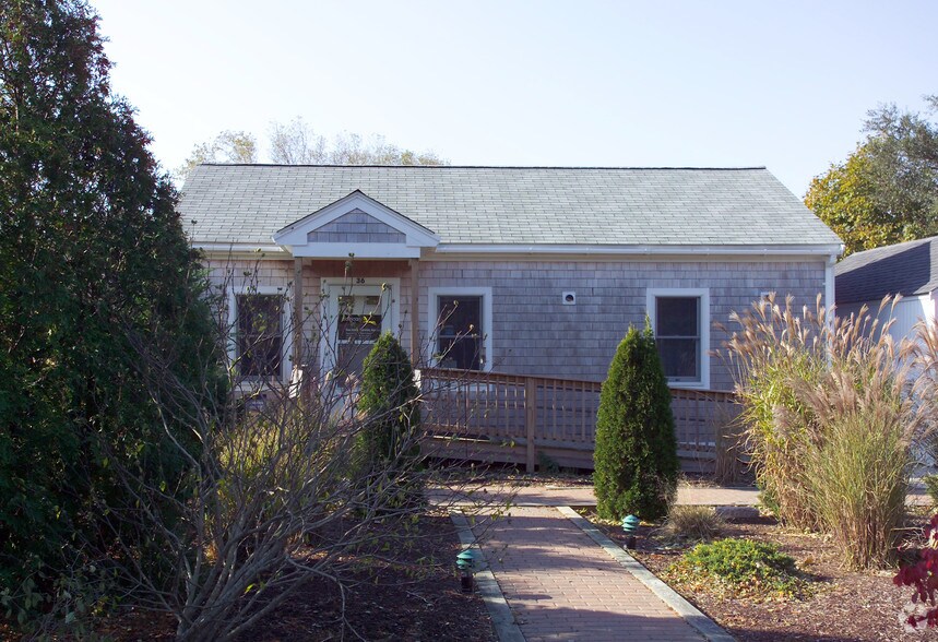 More Photos Of 36 Shank Painter Rd, Provincetown Office For Sale