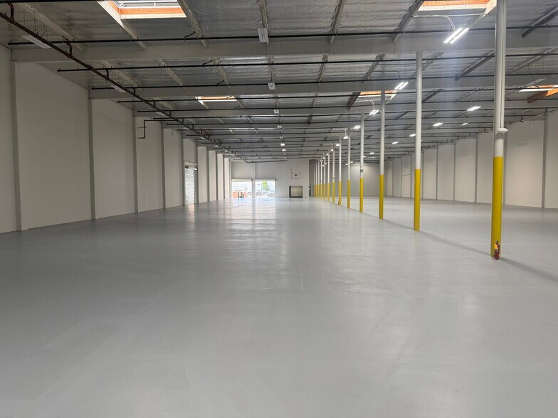 More Photos Of 3040 E Maria St, Rancho Dominguez Warehouse For Lease