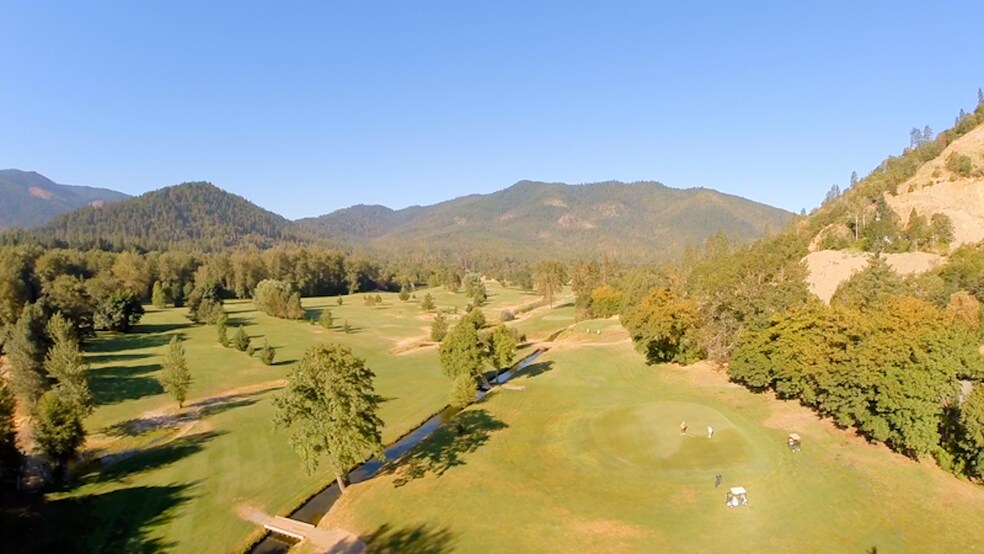 More Photos Of 7350 New Hope Rd, Grants Pass Golf Course Driving Range For Sale