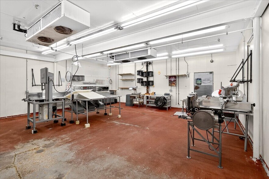 More Photos Of 4634-4639 Gravois Rd, House Spgs, House Springs Supermarket For Lease