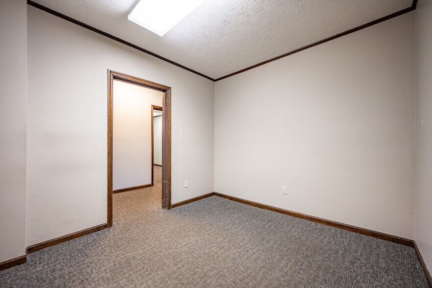 More Photos Of 814 E Washington St, Greencastle Medical For Sale