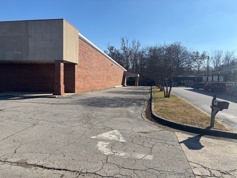 More Photos Of 315 3rd St NW, Attalla Drugstore For Sale