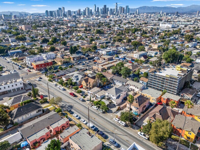 More Photos Of 1323 E Adams Blvd, Los Angeles Apartments For Sale