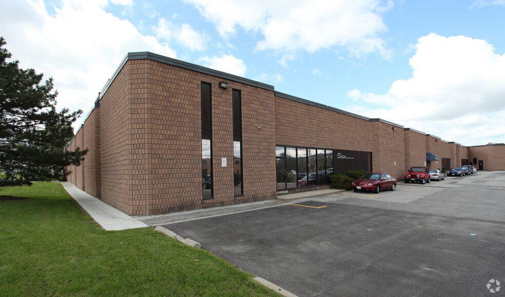 More Photos Of 77-81 Saint Regis Cres, Toronto Warehouse For Lease