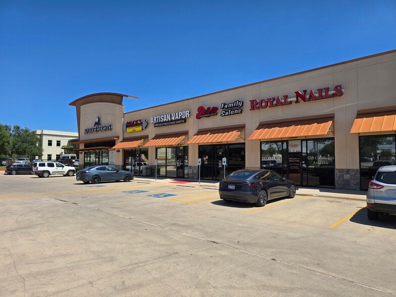 More Photos Of 9820 Huebner Rd, San Antonio Storefront Retail Office For Lease