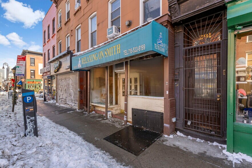 Primary Photo Of 289 Smith St, Brooklyn Storefront Retail Residential For Lease
