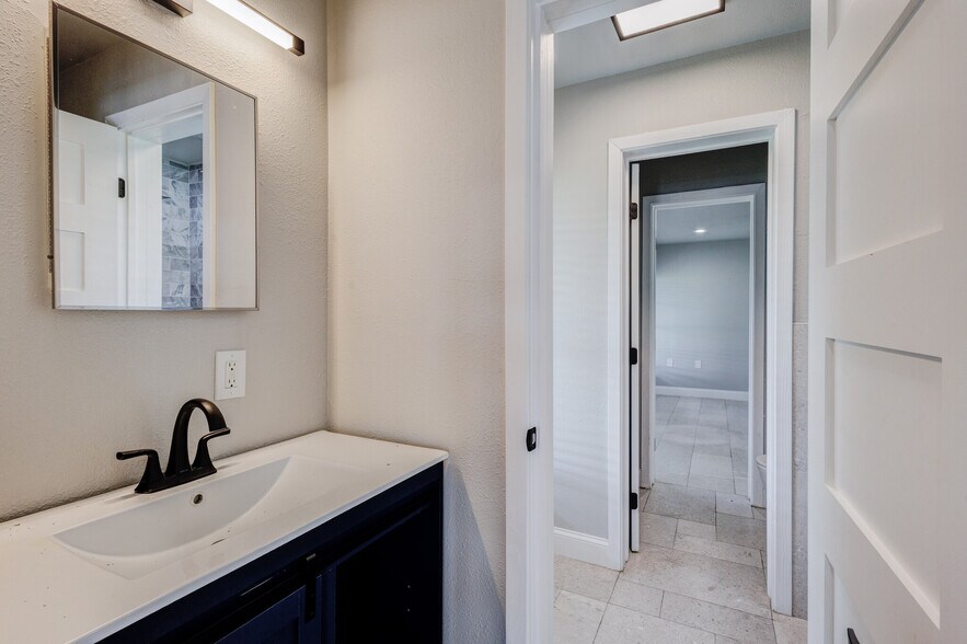 More Photos Of 4877 Sam Rayburn Hwy, Anna Office For Lease