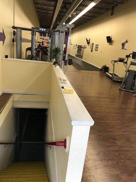 More Photos Of 5715 6th Ave, Kenosha Freestanding For Sale