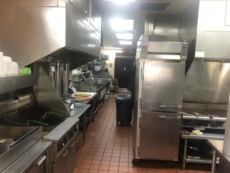 More Photos Of 1084 Murfreesboro Pike, Nashville General Retail For Sale