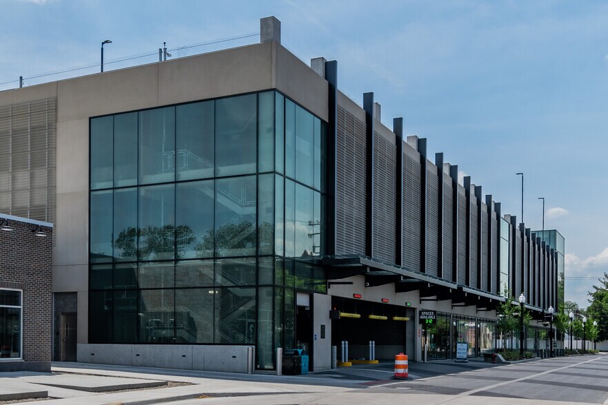 More Photos Of 221 W Troy St, Ferndale Parking Garage For Lease