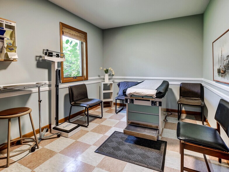 More Photos Of 4 Lincoln Rd, South Fallsburg Office For Sale