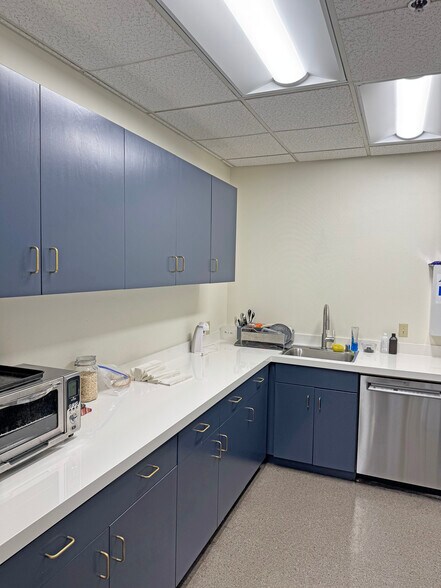 More Photos Of 50 Professional Center Dr, Rohnert Park Office For Sale