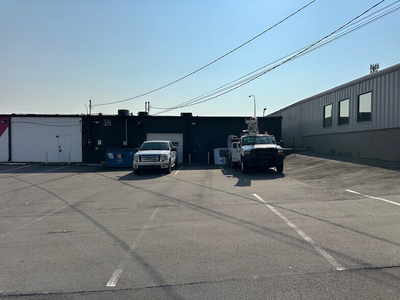 More Photos Of 919-921 8th Ave S, Nashville General Retail For Lease
