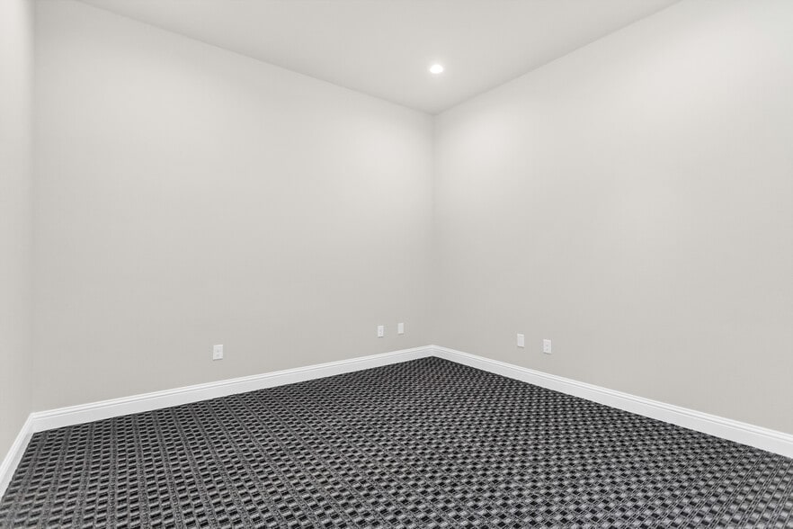 More Photos Of 6000 Alma Rd, McKinney Office For Lease