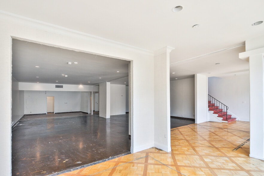 More Photos Of 853-857 N La Cienega Blvd, West Hollywood Restaurant For Lease