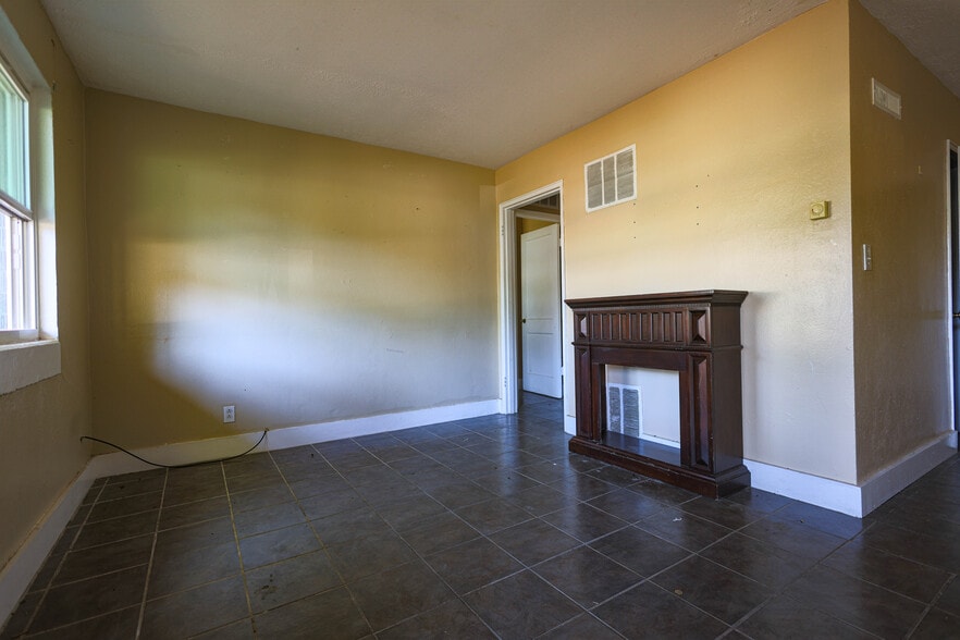 More Photos Of 2400 4th Ave, Phenix City Apartments For Sale
