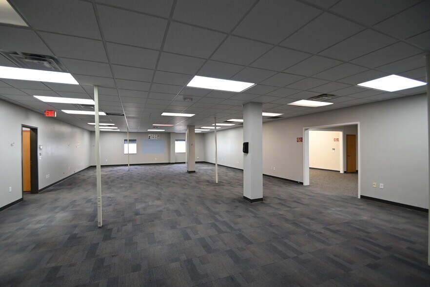 More Photos Of 1501 21st Ave N, Fargo Light Manufacturing For Lease
