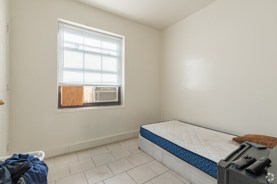 More Photos Of 4 College Ct, Louisville Multifamily For Sale