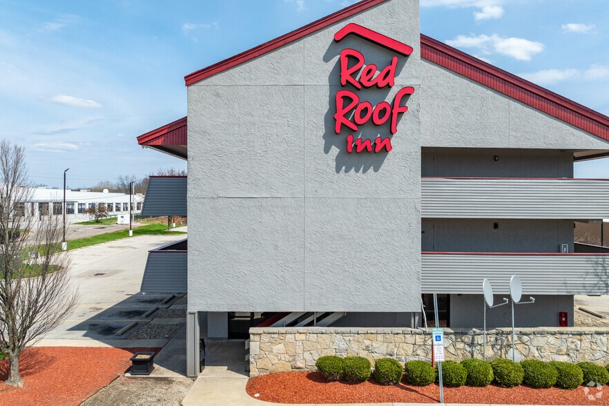 More Photos Of 2939 S Arlington Rd, Akron Hotel For Sale