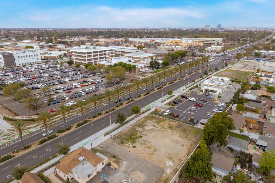 More Photos Of 1417 N Bristol St, Santa Ana Land For Lease